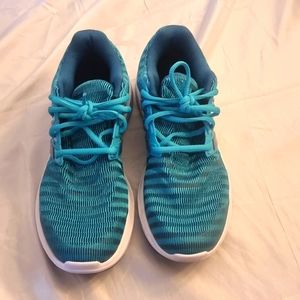 Adidas ortholite seafoam green size 9